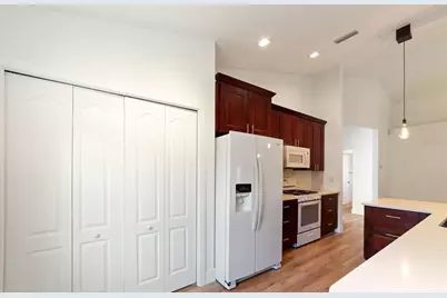 24407 Rolling View Court, Lutz, FL 33559 - Photo 37