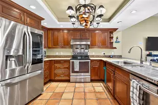 2835 Hammock Dr, Plant City, FL 33566 - Photo 3