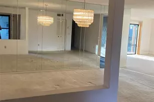 8198 Terrace Garden Dr N, Saint Petersburg, FL 33709 - Photo 3