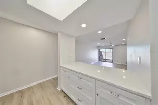 8616 Palm Ln, Temple Terrace, FL 33637 - Photo 7