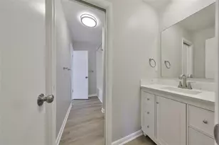 8616 Palm Ln, Temple Terrace, FL 33637 - Photo 15