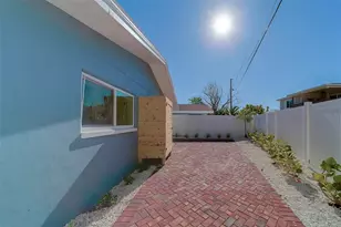 13248 4th St E, Madeira Beach, FL 33708 - Photo 27