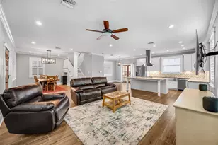 319 W Giddens Ave, Tampa, FL 33603 - Photo 7