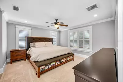 319 W Giddens Avenue, Tampa, FL 33603 - Photo 15