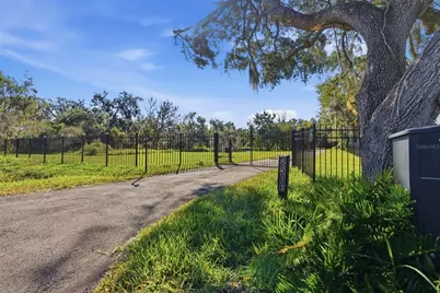 2506 Hawk Griffin Road, Plant City, FL 33565 - Photo 7