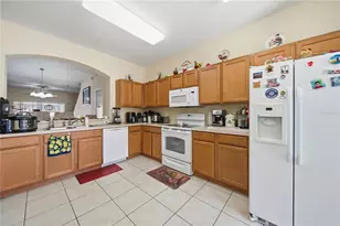 31155 Flannery Ct, Wesley Chapel, FL 33543 - Photo 7