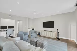 1 Beach Dr SE, Saint Petersburg, FL 33701 - Photo 17