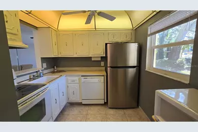 11485 Oakhurst Road #1200-111, Largo, FL 33774 - Photo 9