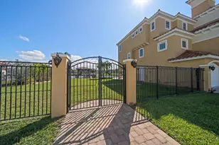 211 Poinciana Ln, Largo, FL 33770 - Photo 87