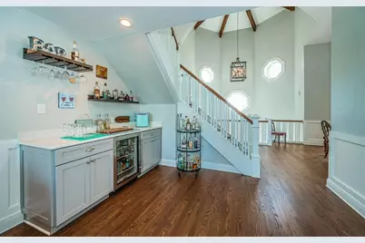 297 1st Street W, Saint Petersburg, FL 33715 - Photo 17