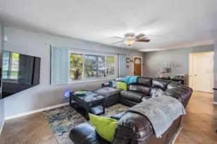 8826 109th Ln, Seminole, FL 33772 - Photo 11