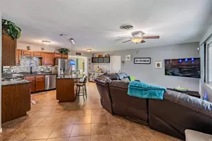 8826 109th Ln, Seminole, FL 33772 - Photo 9