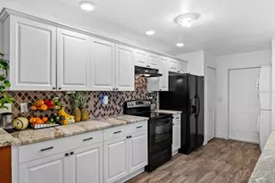 2563 13th Ave S, Saint Petersburg, FL 33712 - Photo 5