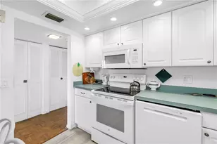 5220 Brittany Dr S, Saint Petersburg, FL 33715 - Photo 27