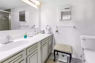 5220 Brittany Dr S, Saint Petersburg, FL 33715 - Photo 41