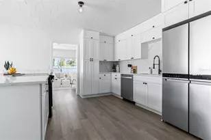 8335 42nd Ave N, Saint Petersburg, FL 33709 - Photo 9