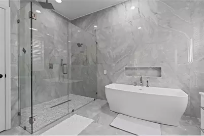 2550 Grand Lakeside Drive, Palm Harbor, FL 34684 - Photo 9