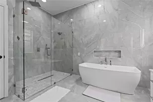 2550 Grand Lakeside Dr, Palm Harbor, FL 34684 - Photo 9