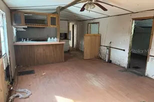 4905 Merrin Rd, Plant City, FL 33565 - Photo 7