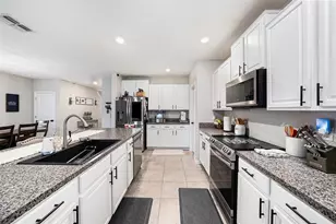 17211 Beach Buttercup Pl, Wimauma, FL 33598 - Photo 11