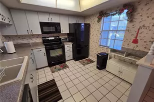 6788 Basswood Cir, Zephyrhills, FL 33542 - Photo 9