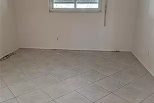 7241 Parkside Villas Dr N, Saint Petersburg, FL 33709 - Photo 13