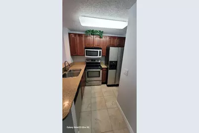 4115 Chatham Oak Court #202, Tampa, FL 33624 - Photo 3