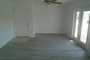 3889 Pompano Dr SE, Saint Petersburg, FL 33705 - Photo 5