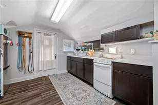 1026 12th St N, Saint Petersburg, FL 33705 - Photo 5