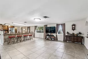 37440 Phelps Rd, Zephyrhills, FL 33541 - Photo 13