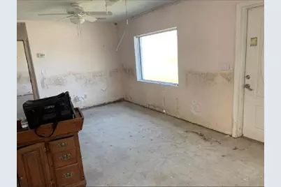 365 145th Avenue E, Madeira Beach, FL 33708 - Photo 3