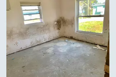 365 145th Avenue E, Madeira Beach, FL 33708 - Photo 7