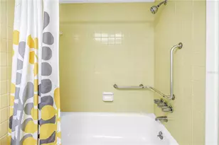 5095 Bay St NE, Saint Petersburg, FL 33703 - Photo 17