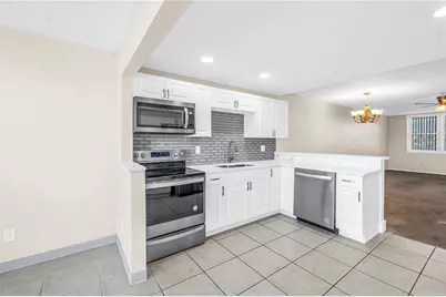 5095 Bay Street NE #317, Saint Petersburg, FL 33703 - Photo 5