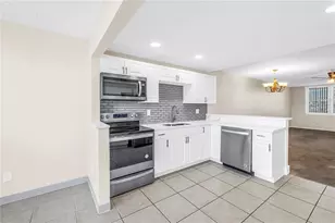 5095 Bay St NE, Saint Petersburg, FL 33703 - Photo 5