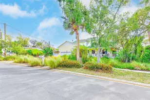 757 Bayshore Dr, Tarpon Springs, FL 34689 - Photo 55