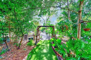 757 Bayshore Dr, Tarpon Springs, FL 34689 - Photo 43