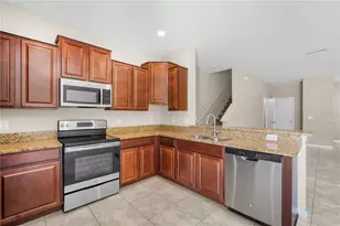 2108 Golden Falcon Dr, Ruskin, FL 33570 - Photo 9