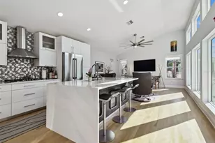 21 Crescent Pl S, Saint Petersburg, FL 33711 - Photo 13