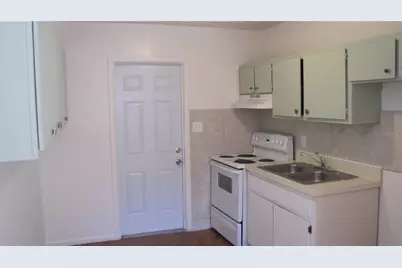 10807 N 11th Street, Tampa, FL 33612 - Photo 3