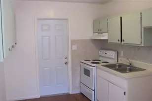 10807 N 11th St, Tampa, FL 33612 - Photo 3