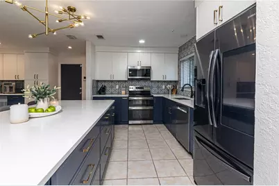 510 Lewis Boulevard SE, Saint Petersburg, FL 33705 - Photo 19