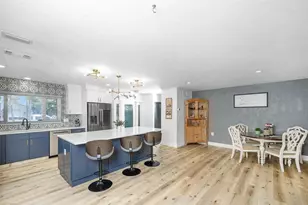 510 Lewis Blvd SE, Saint Petersburg, FL 33705 - Photo 9
