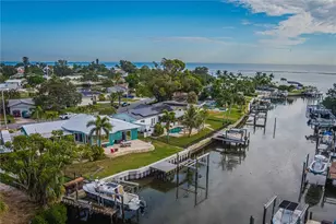 510 Lewis Blvd SE, Saint Petersburg, FL 33705 - Photo 1