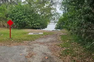 2366 Pembrook Dr, Clearwater, FL 33764 - Photo 45