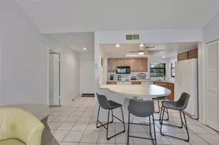 1305 Spry Ct, Sun City Center, FL 33573 - Photo 9