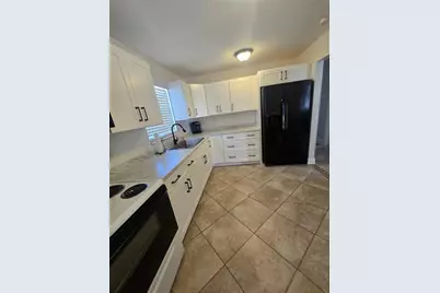 3918 W Robson Street, Tampa, FL 33614 - Photo 9