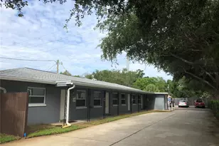 520 70th St N, Saint Petersburg, FL 33710 - Photo 1