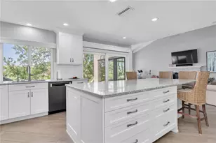 5559 Escondida Blvd S, Saint Petersburg, FL 33715 - Photo 11