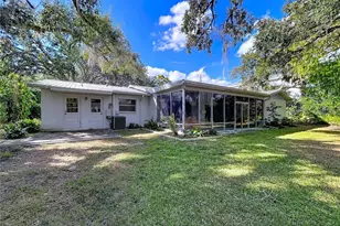 1601 N Riverhills Dr, Temple Terrace, FL 33617 - Photo 9